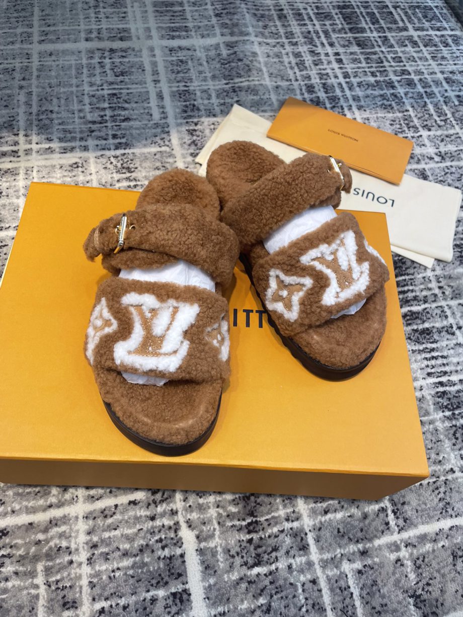 louis vuitton Women's Paseo Flat Comfort Mule Cognac For Women 1AACRN