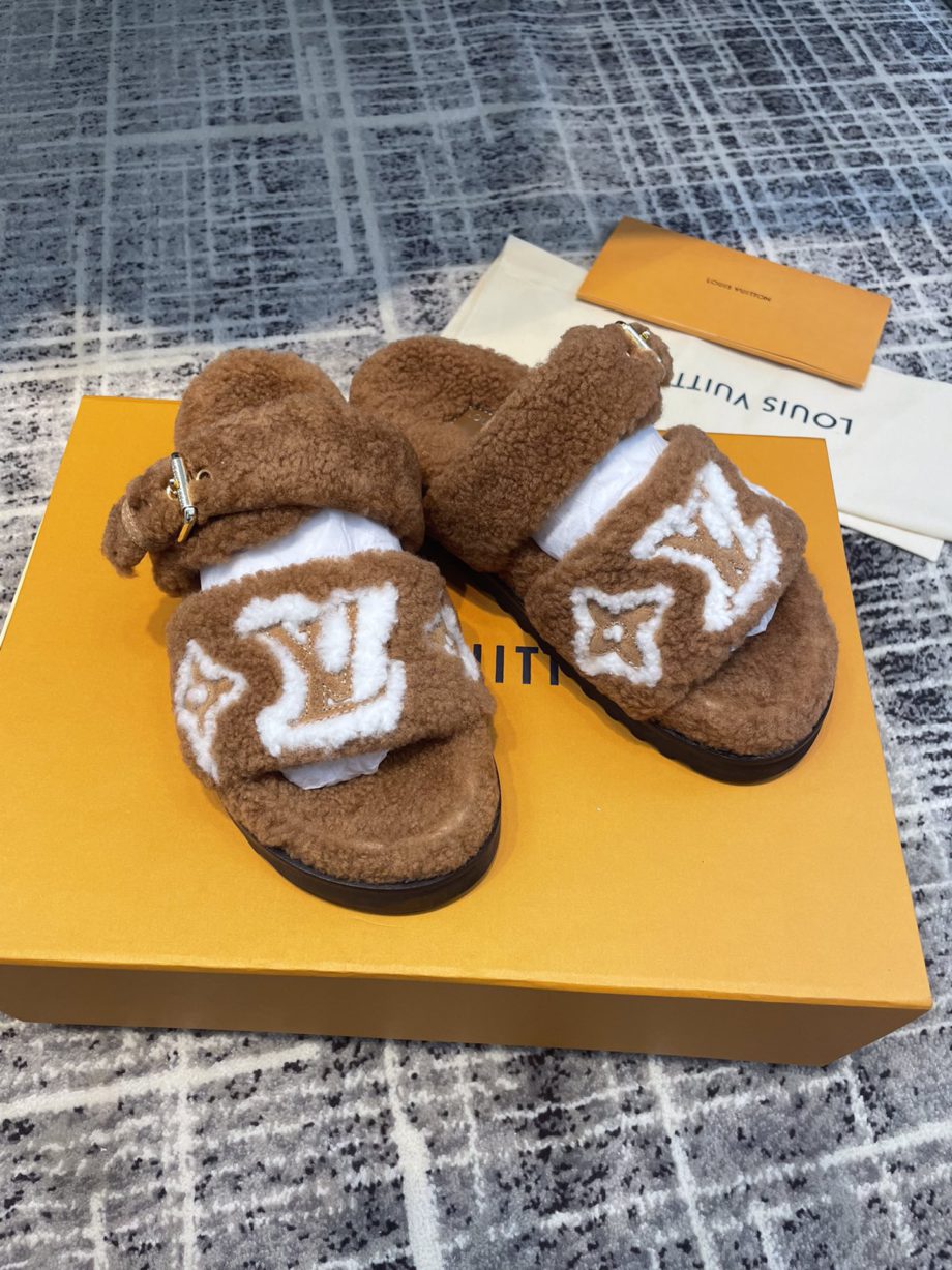 louis vuitton Women's Paseo Flat Comfort Mule Cognac For Women 1AACRN