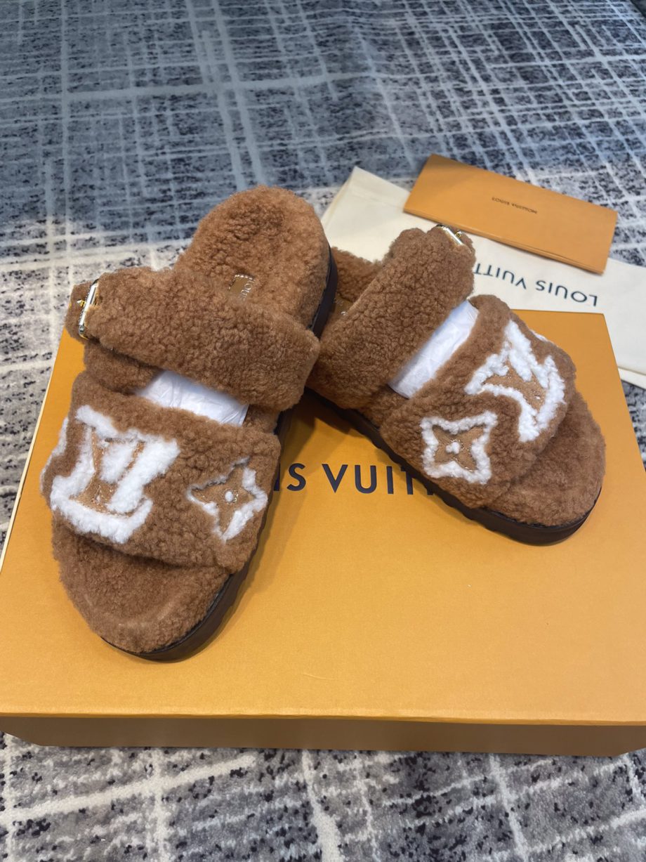 louis vuitton Women's Paseo Flat Comfort Mule Cognac For Women 1AACRN