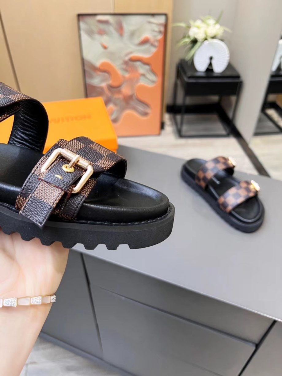 louis vuitton Women's Bom Dia Flat Mule Brown For Women