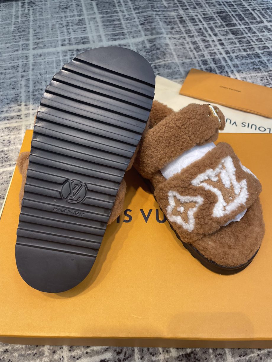 louis vuitton Women's Paseo Flat Comfort Mule Cognac For Women 1AACRN