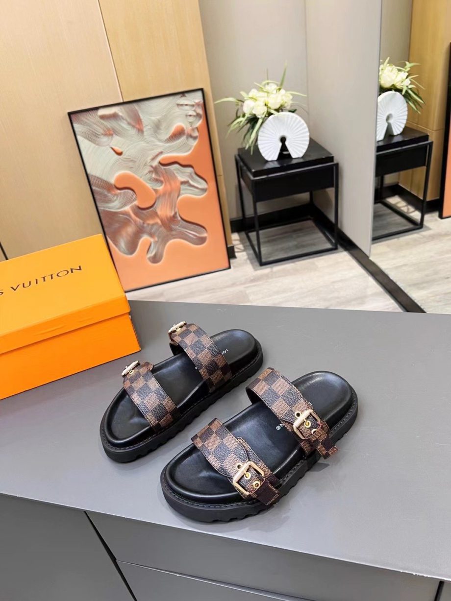 louis vuitton Women's Bom Dia Flat Mule Brown For Women