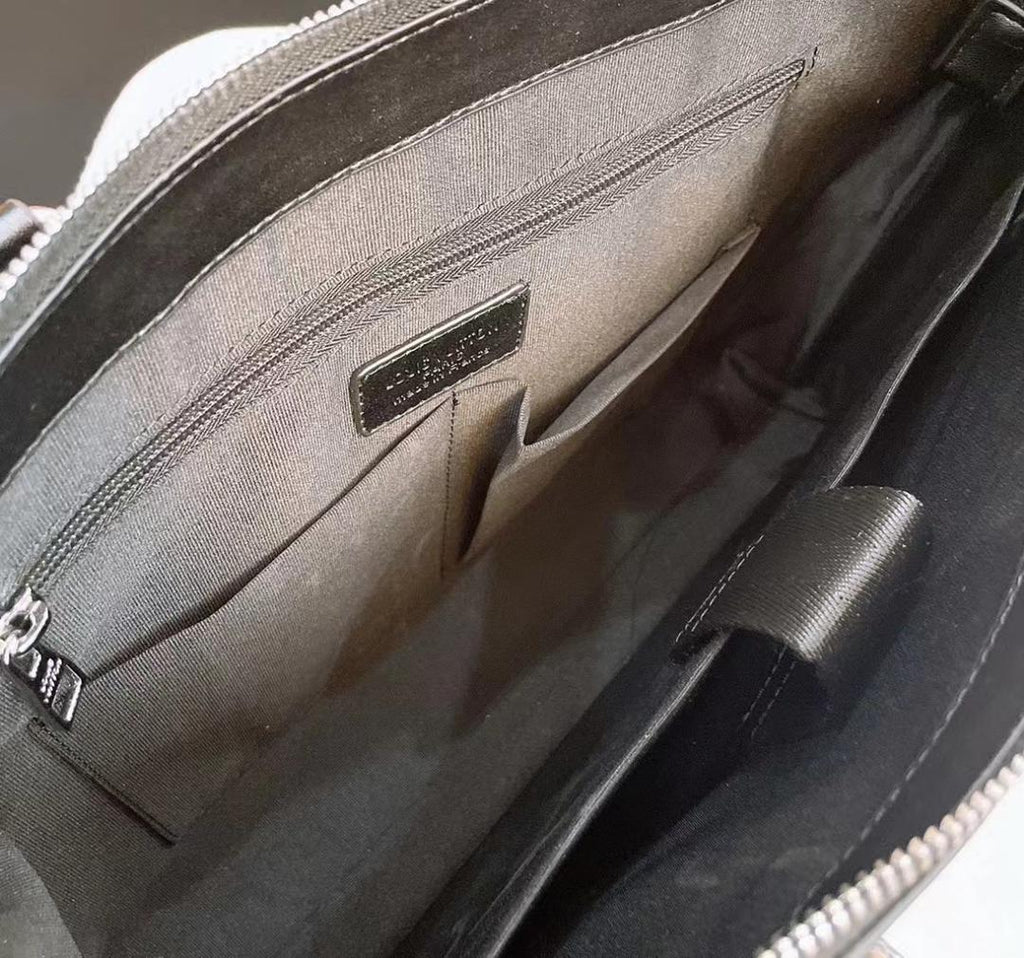Aura Bags - Luxury Handbags Louis Vuitton 526