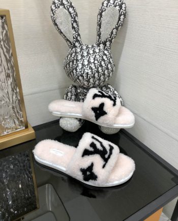 louis vuitton Women's Magnetic Flat Mule White For Women LV