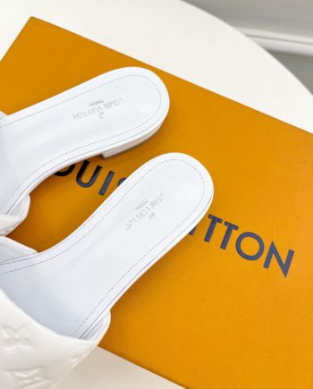 louis vuitton Women's Revival Flat Mule White For Women 1A9P4P