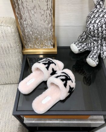 louis vuitton Women's Magnetic Flat Mule White For Women LV