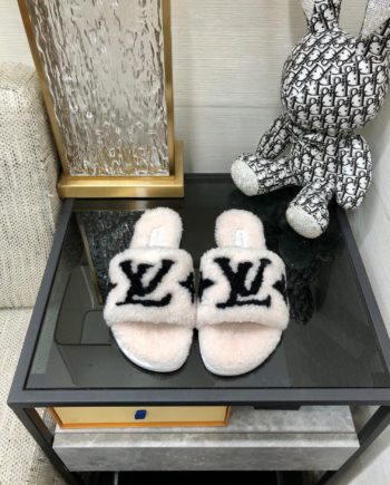 louis vuitton Women's Magnetic Flat Mule White For Women LV