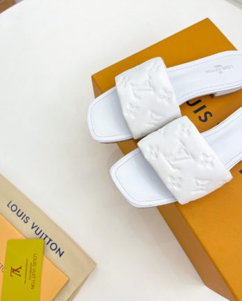 louis vuitton Women's Revival Flat Mule White For Women 1A9P4P