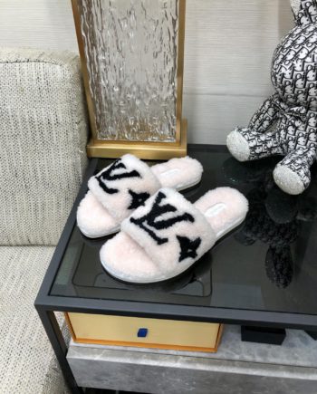 louis vuitton Women's Magnetic Flat Mule White For Women LV