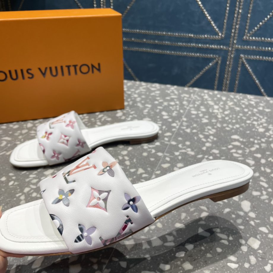 louis vuitton Women's Revival Flat Mule White For Women 1AAORE