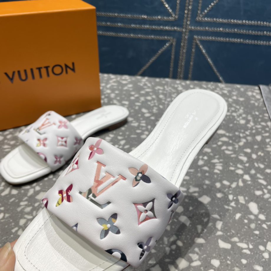 louis vuitton Women's Revival Flat Mule White For Women 1AAORE