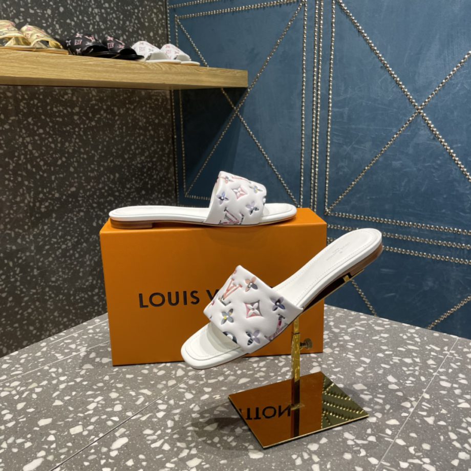 louis vuitton Women's Revival Flat Mule White For Women 1AAORE