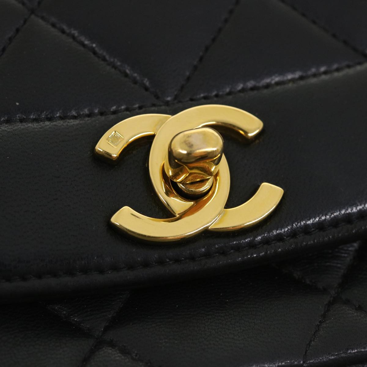 CHANEL Chain Turn Lock Diana Matelasse Shoulder Bag Lamb Skin Black  rz036A