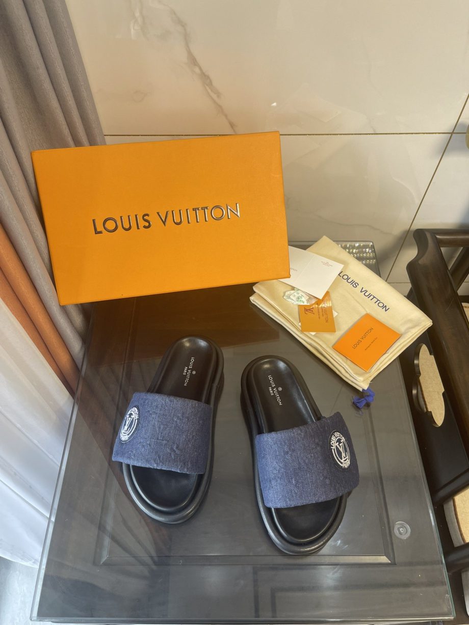 louis vuitton Women's Pool Pillow Comfort Mule Blue For Women LV