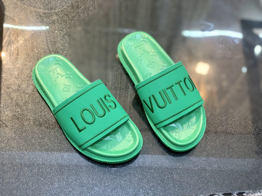 louis vuitton Women's Pool Pillow Flat Comfort Mule Green For Women LV