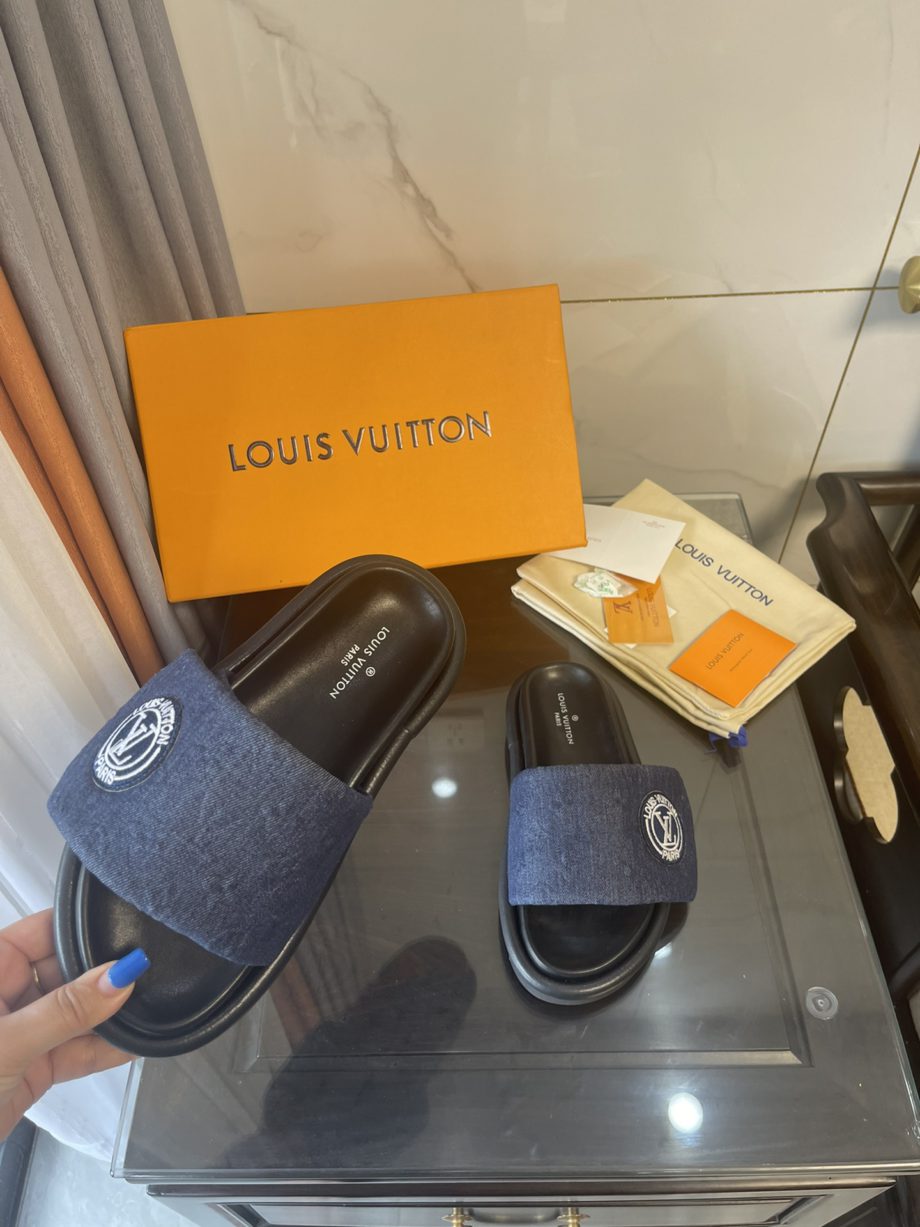 louis vuitton Women's Pool Pillow Comfort Mule Blue For Women LV