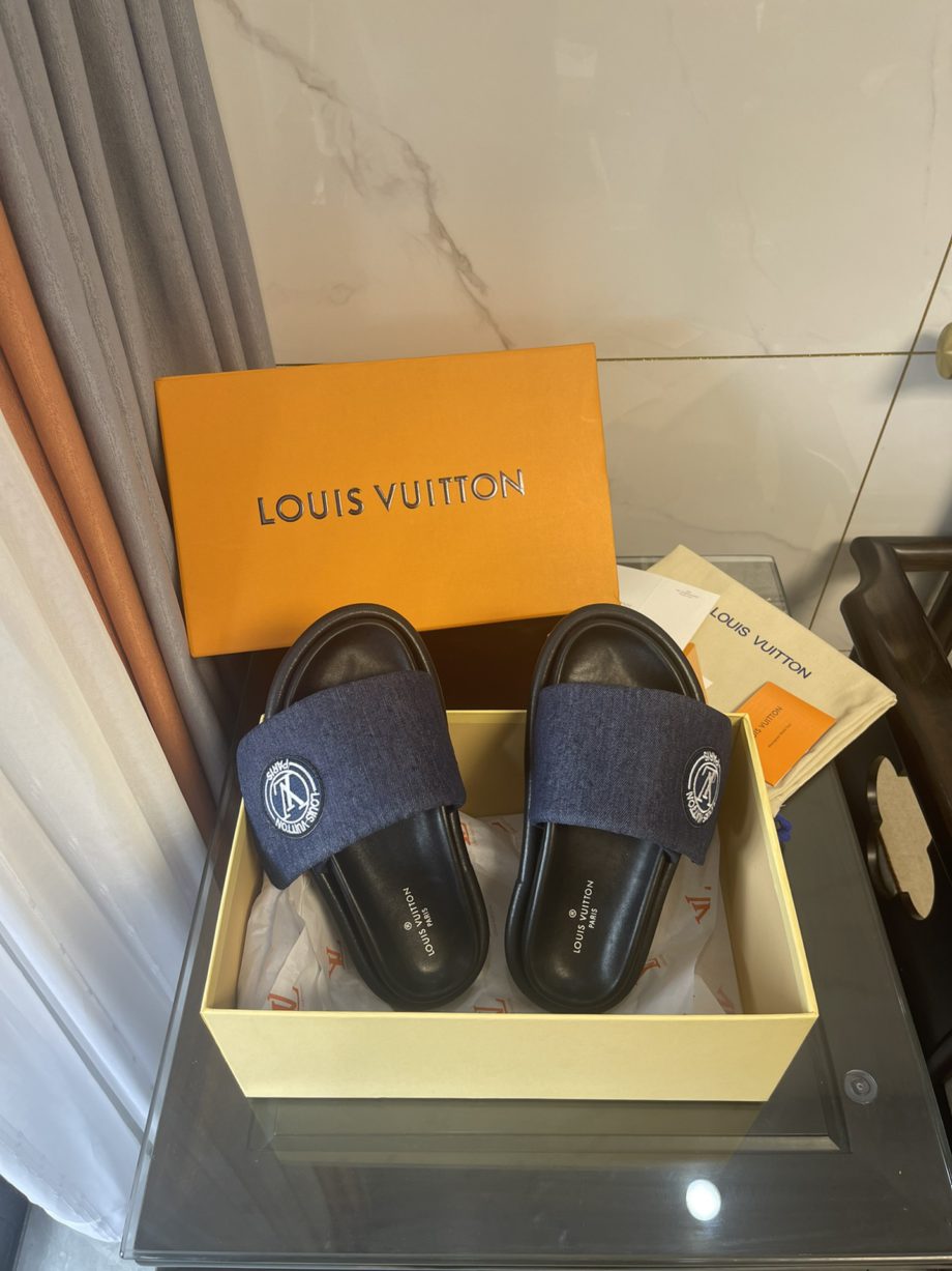 louis vuitton Women's Pool Pillow Comfort Mule Blue For Women LV