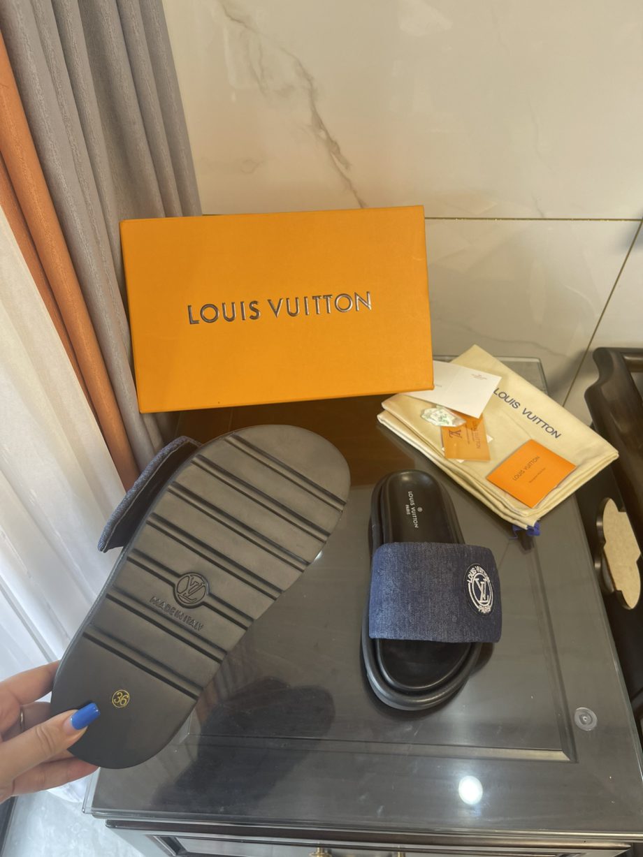 louis vuitton Women's Pool Pillow Comfort Mule Blue For Women LV