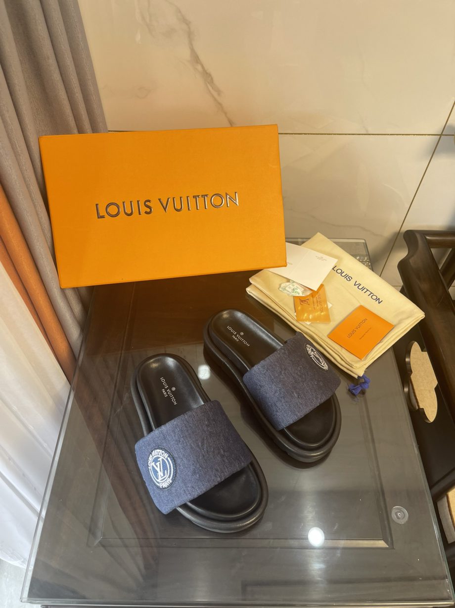 louis vuitton Women's Pool Pillow Comfort Mule Blue For Women LV