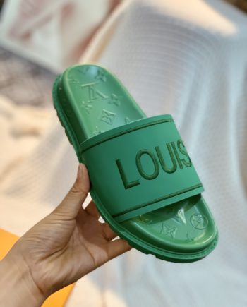 louis vuitton Women's Pool Pillow Flat Comfort Mule Green For Women LV