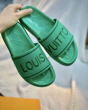 louis vuitton Women's Pool Pillow Flat Comfort Mule Green For Women LV