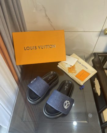 louis vuitton Women's Pool Pillow Comfort Mule Blue For Women LV