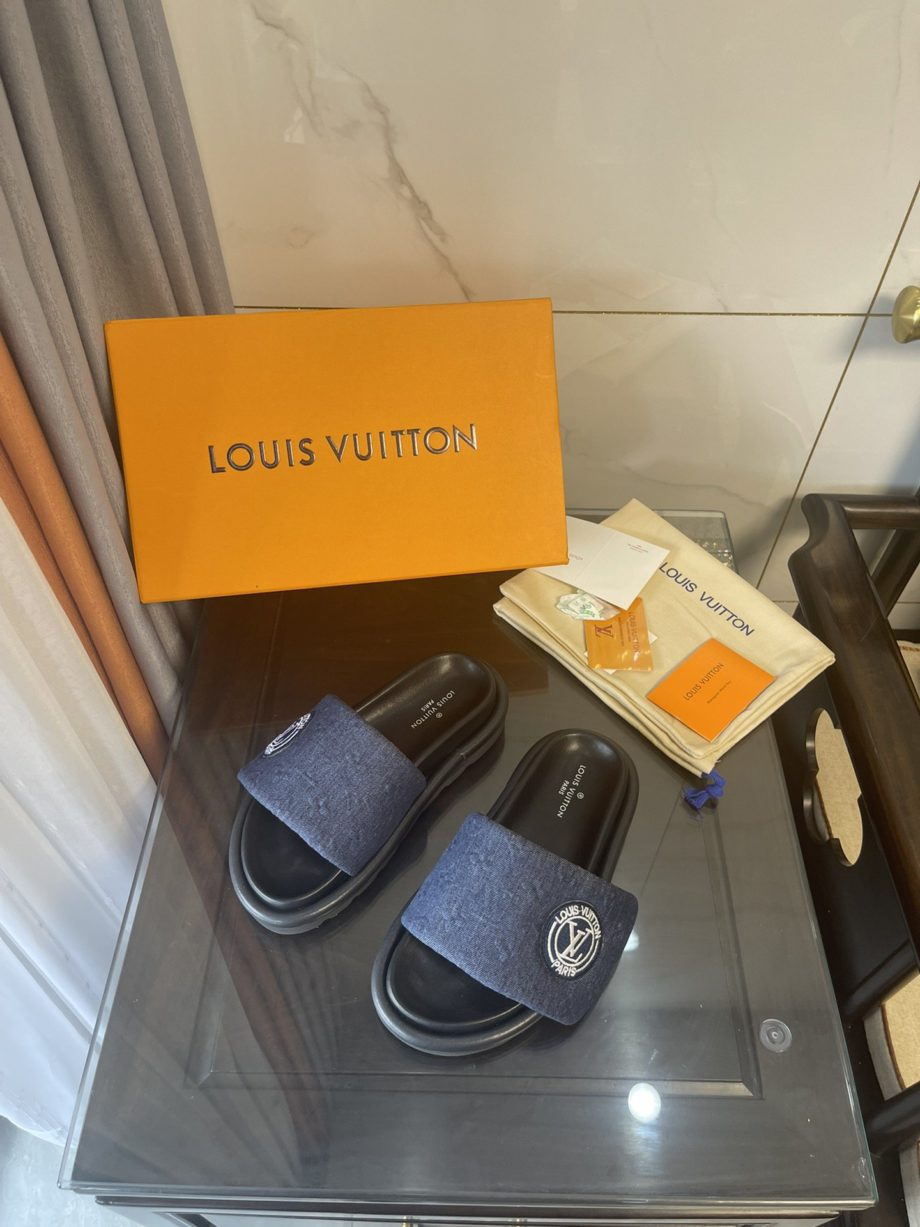 louis vuitton Women's Pool Pillow Comfort Mule Blue For Women LV