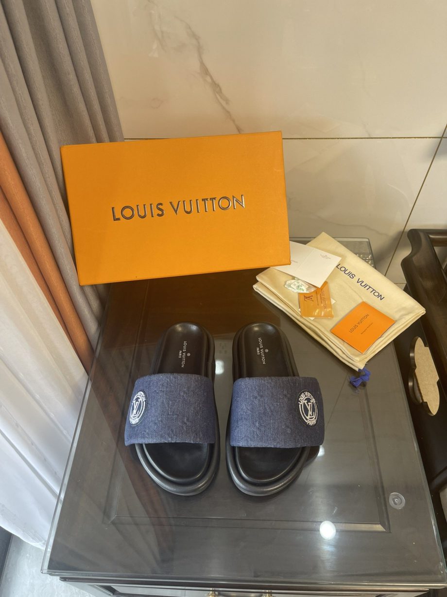 louis vuitton Women's Pool Pillow Comfort Mule Blue For Women LV