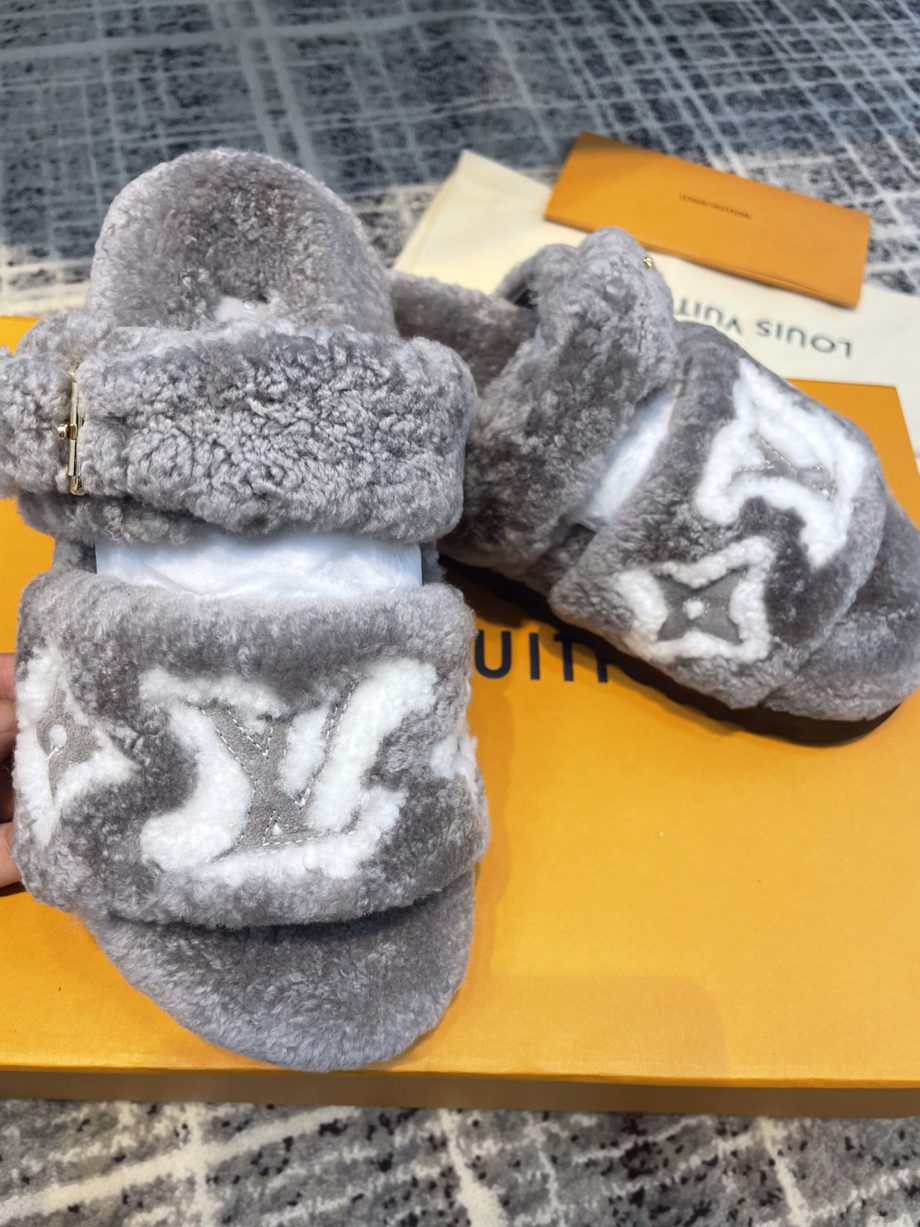 louis vuitton Women's Paseo Flat Comfort Mule Grey For Women LV