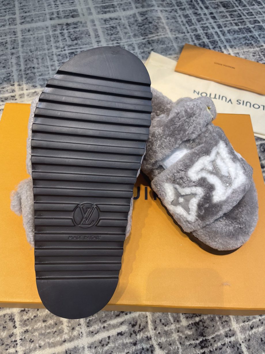 louis vuitton Women's Paseo Flat Comfort Mule Grey For Women LV