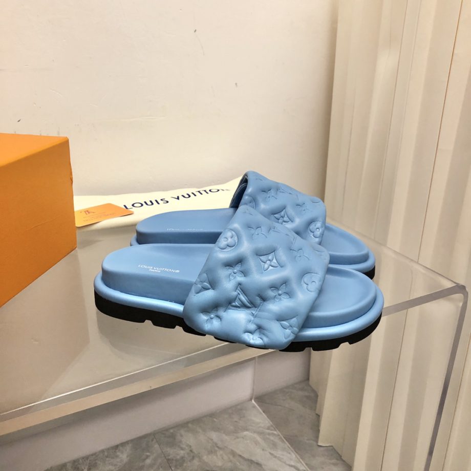louis vuitton Women's Pool Pillow Flat Comfort Mule Blue For Women LV