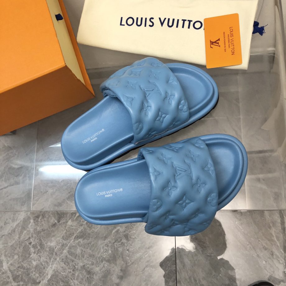 louis vuitton Women's Pool Pillow Flat Comfort Mule Blue For Women LV