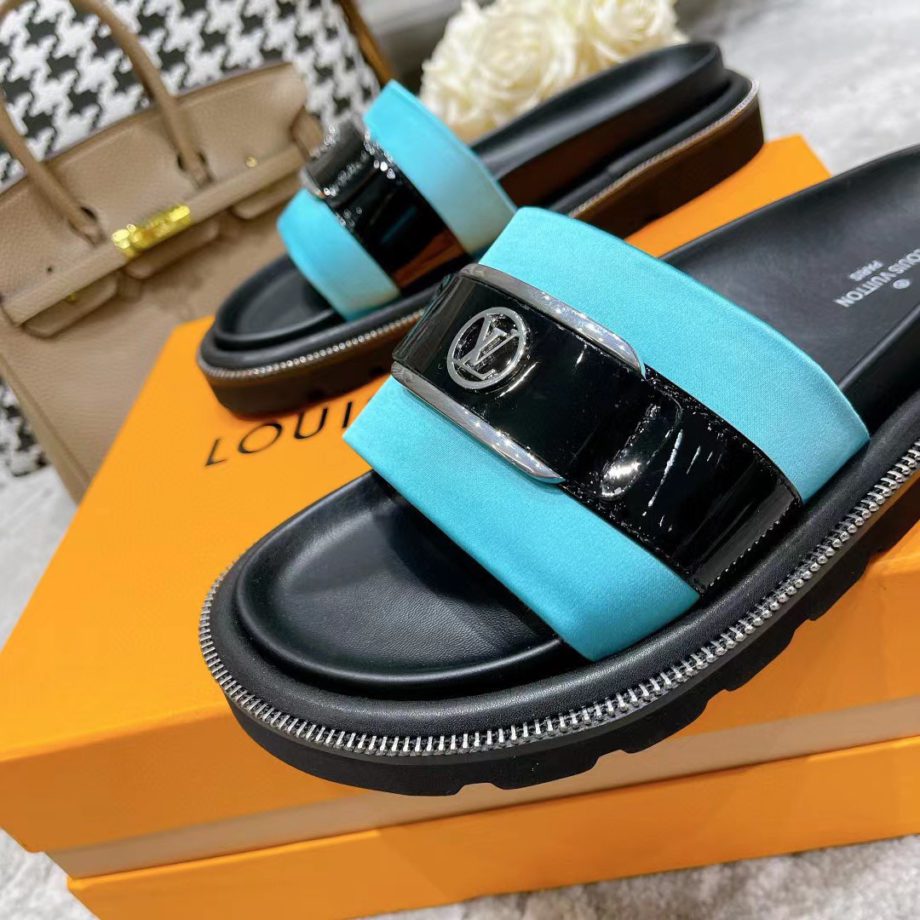 louis vuitton Women's Pool Pillow Flat Comfort Mule Blue For Women LV