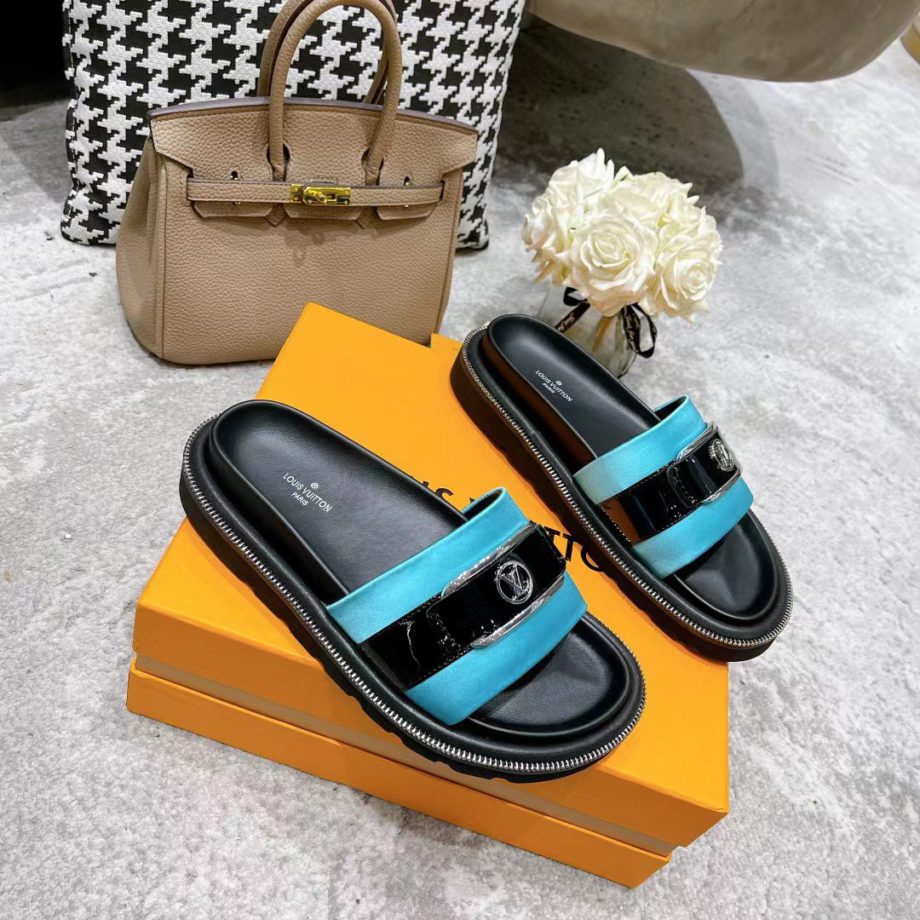 louis vuitton Women's Pool Pillow Flat Comfort Mule Blue For Women LV