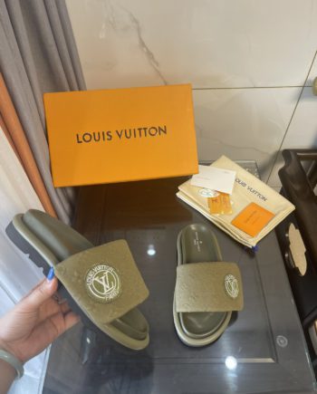 louis vuitton Women's Pool Pillow Comfort Mule Green For Women LV