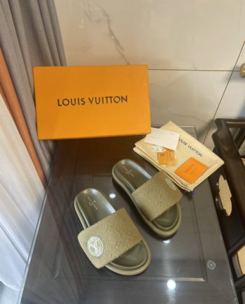 louis vuitton Women's Pool Pillow Comfort Mule Green For Women LV