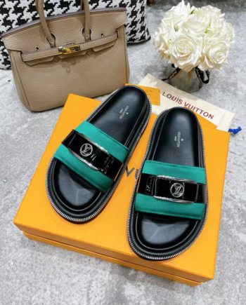louis vuitton Women's Pool Pillow Flat Comfort Mule Green For Women 1AA0SY