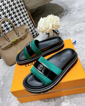 louis vuitton Women's Pool Pillow Flat Comfort Mule Green For Women 1AA0SY