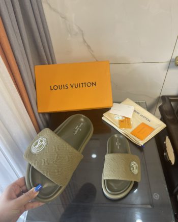 louis vuitton Women's Pool Pillow Comfort Mule Green For Women LV