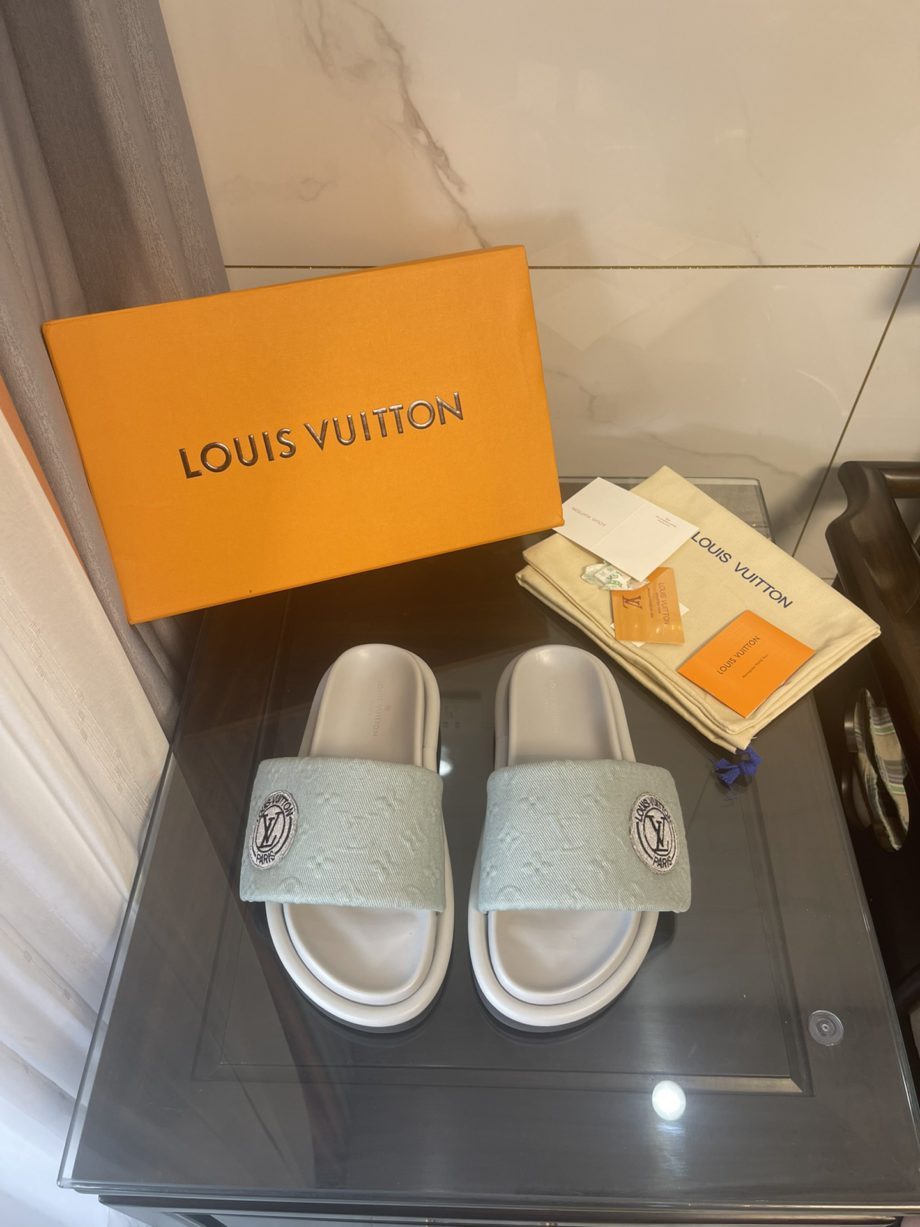 louis vuitton Women's Pool Pillow Comfort Flat Mule Bright Green For Women