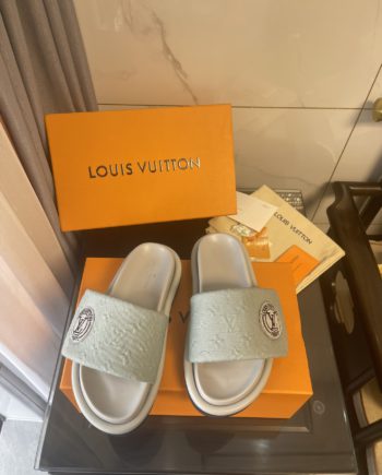 louis vuitton Women's Pool Pillow Comfort Flat Mule Bright Green For Women