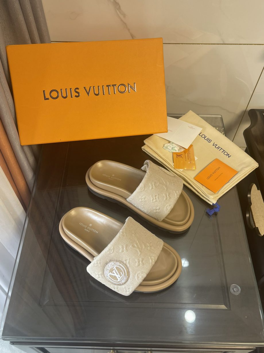 louis vuitton Women's Pool Pillow Comfort Mule Brown For Women LV