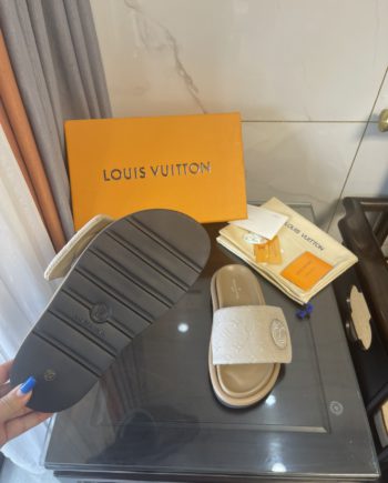 louis vuitton Women's Pool Pillow Comfort Mule Brown For Women LV