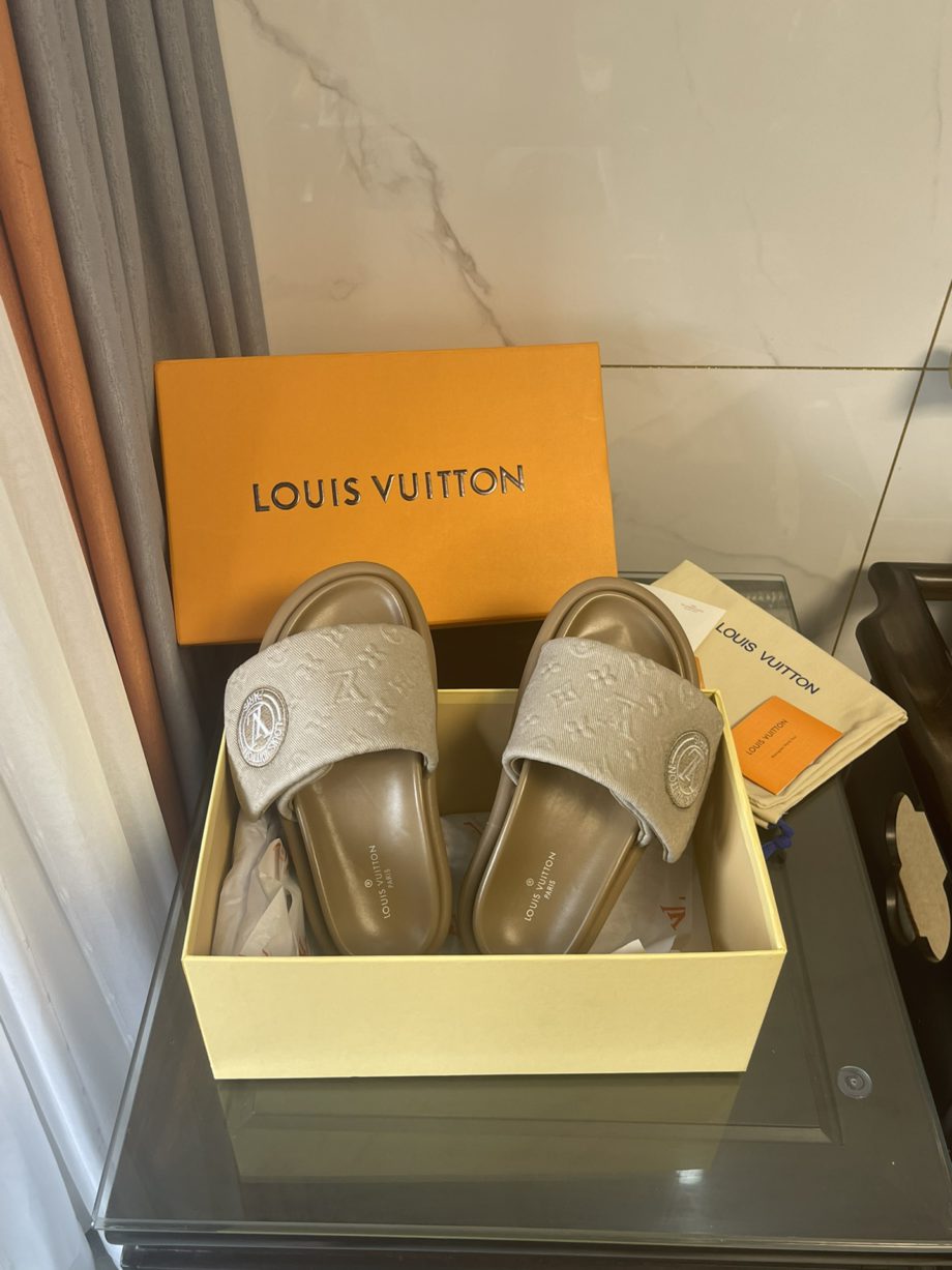 louis vuitton Women's Pool Pillow Comfort Mule Brown For Women LV
